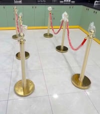 اعمده تشريفات • ذهبي • ٦ اعمده`,`٤ اشرطه