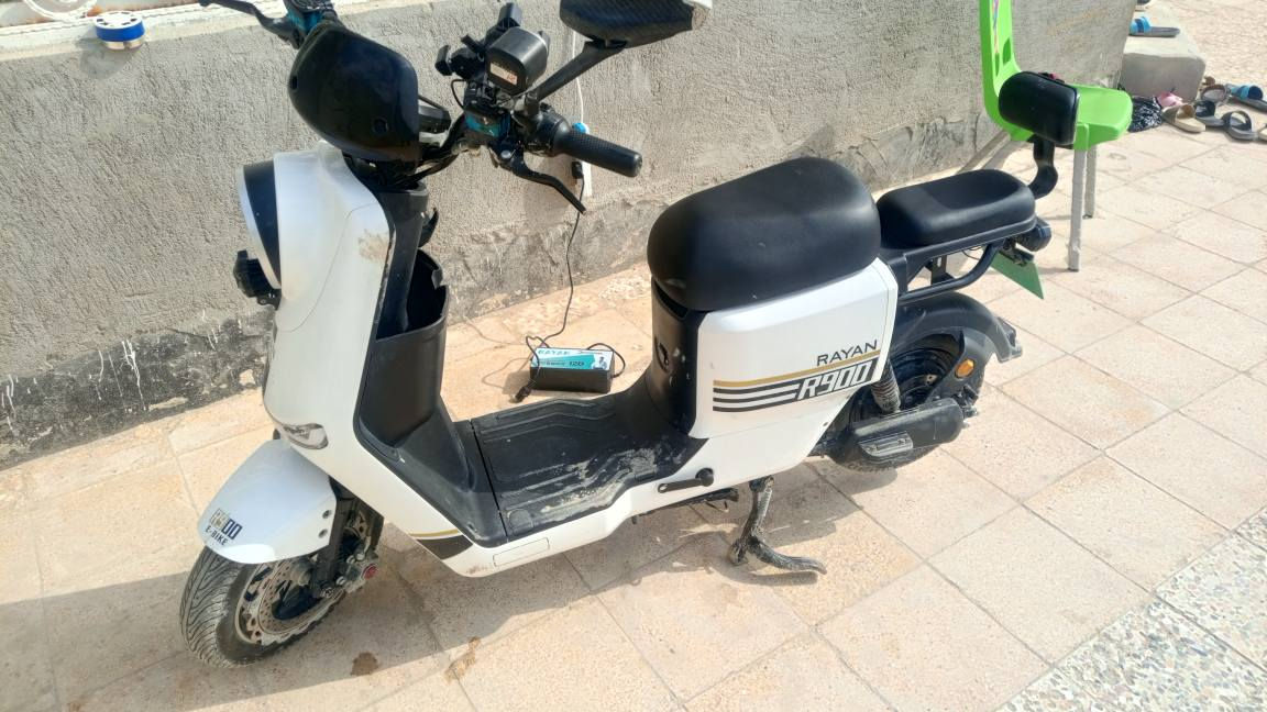 دراجه شحن R900 سعر 500بيها مجال البصره كرمت علي *********** البصرة, العراق
