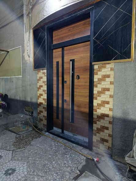 من رخصة الادمن
بيت ركن الشعب شارع حي عدن خلف مجمع اليزن. ٢٦٥ مليون .مساحته ١١٢ متر واجهة ٧ * ١٦ ،بناء قديم صالح للسكن الطابق الاول استقبال وهول ونوم  وحولي مطبخ والطابق الثاني غرفتين نوم والحولي مطبخ .ابيعه ارض يصلح أن يكون عمارة تجارية واقع حال ١٦٠ متر 

رقم الهاتف ***********

واتساب +٧٩٢٩٩٩٠٩٠٨٤
