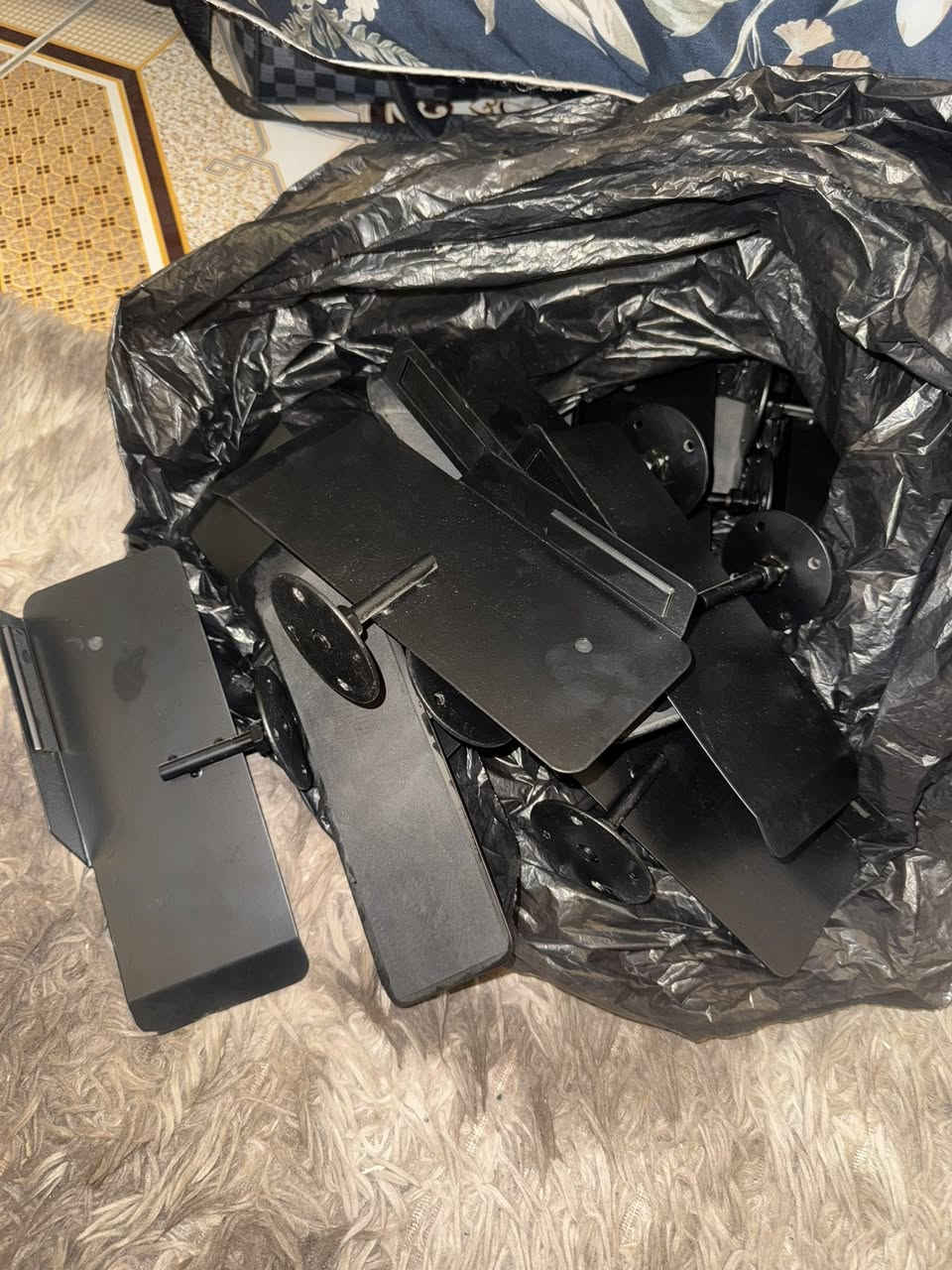 مانيكانات ثنين + 15 ستان احذيه مستعمل فترة بسيطه بحالة ممتازه للتواصل الجادين ***********
