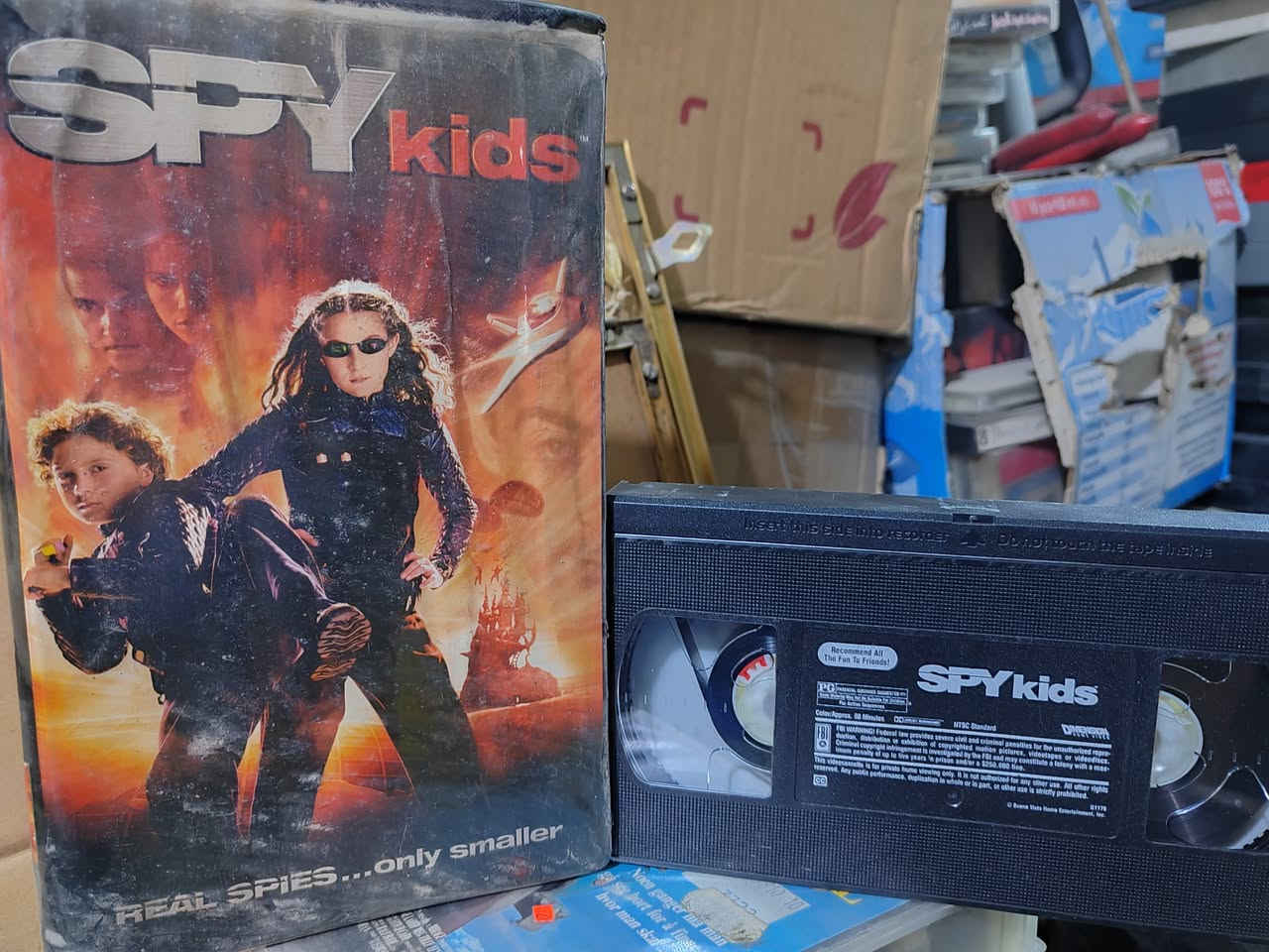 20 شريط فديو ...  افلام اجنبية
نسخ اصلية   سعر الكل  40 الف
التوصيل  5000 ...  للتواصل ***********
