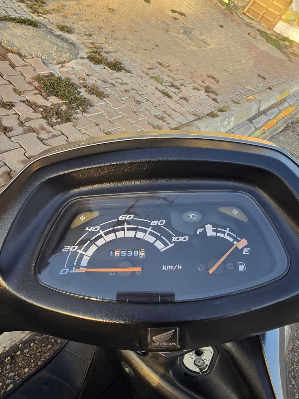 دراجة هوندا سبيسي حجم المحرك100cc دراجة ياباني مال رمبة نكره سلف كلها على بلاد ماشي ١٦ كيلو فقط يعني ما ماشي ما بيها نقص برغي دراجة اب وضع الشركة رقم موجود شراي خابر بي واتساب ***********

