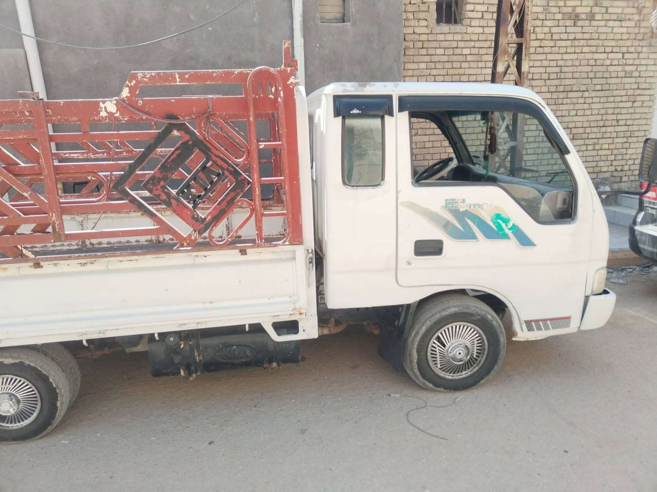 كيه فونتيره موديل ٩٩ شاصي ورقم شاصي مكفول رقم نجف سنويه لل ٢٧ سياره حلوه السعر ٥٥ اوبيهة مجال 
مكانهة الناصريه الرقم ***********
