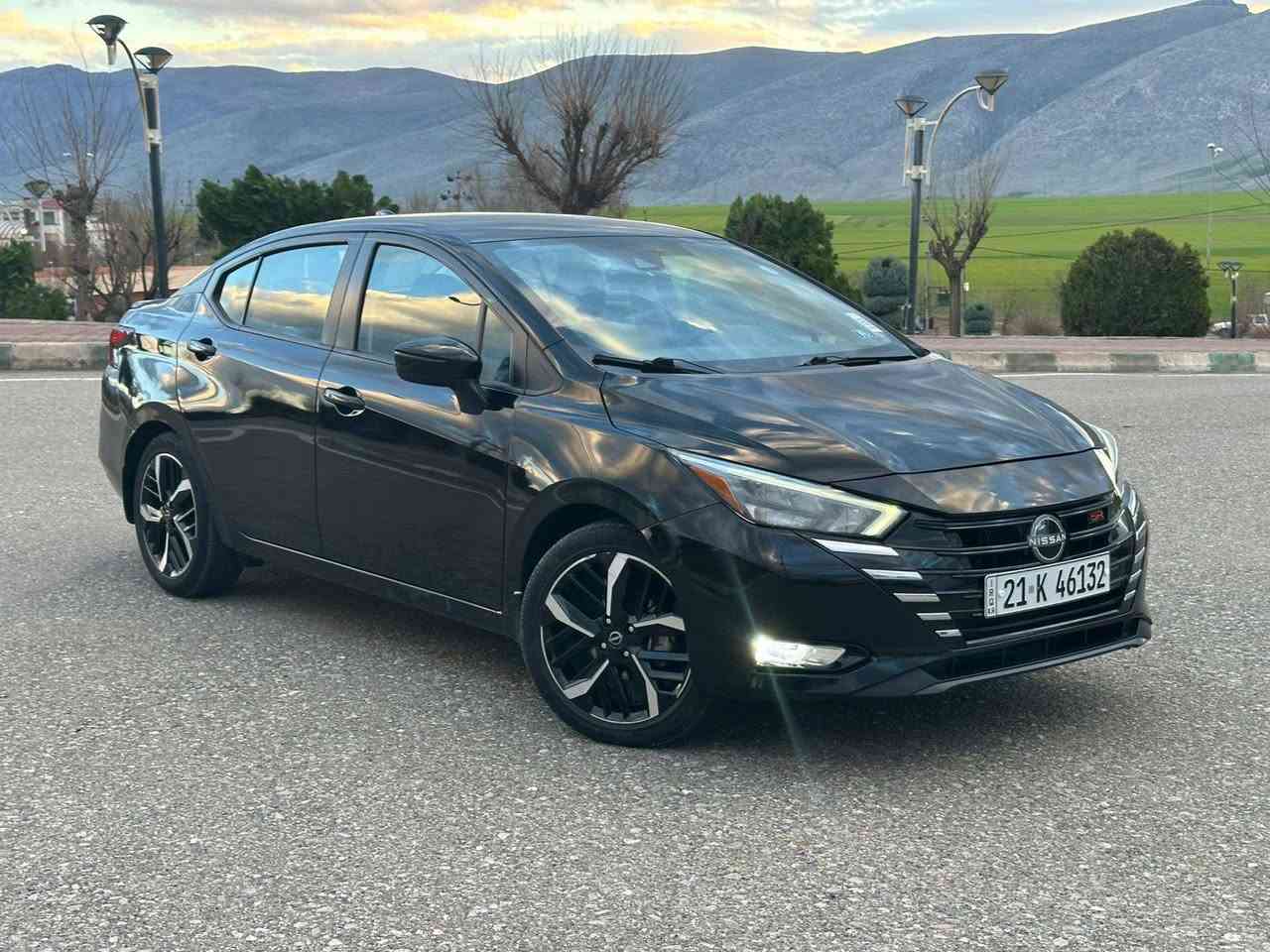نیسان ڤێرسا 2023قەپات مواسەفات SR ڕەشی قەتران بەسمە دەرگا بەسمە سندوق بەسمە کوشن هیتەر سوکات تەقەڵ بیلادی کوشن شاموا داشبوڵ جڵد شاشە گەورە کامیڕە ڕاداری پێشە ڕادار دوا وە ئۆ تۆ ستارد خۆی ئیستۆپ ئە کات لە هەر حاڵە تێک پێشو پشتی  ئاوێنە ڕادار خەتی جادە تە عدیل سوڕحە شاشە ئەلیکتڕۆنی لایت لید  بلاجکتۆر سوکان ڤۆلیۆم شحن جارج لایت ئۆتۆ خۆی فول پێدە کاتو خۆشی دای دە بە زێنێتەوە  ڕەەقەم سلێمانی بەناو خۆمە تا 2031 یە ک چە مە لاغی لای سە یاقی بۆ یاغە بە بێ ناو گرتن بە بێ ئێڕ باگ بە شەرت هەمو ی ئێڕ باگە کانی بیلادیە ڕادار بەردی گزۆر هەموی بەشەرت  درگای سە یاقی تە عدیلو کارتێکی هەیە دو قو پی زۆر بچوکی لە سە قفی هەیە هەستی پێناکەی لە فحس نەبێ دە رنا چێ حەدیسە یە کی زۆر خە فیفی هەیە 24مایل ڕۆشتوە  نرغی132گەلاو مەجالێکی تێدایە شوێن قەلادزێ *********** بشدار, السليمانية
