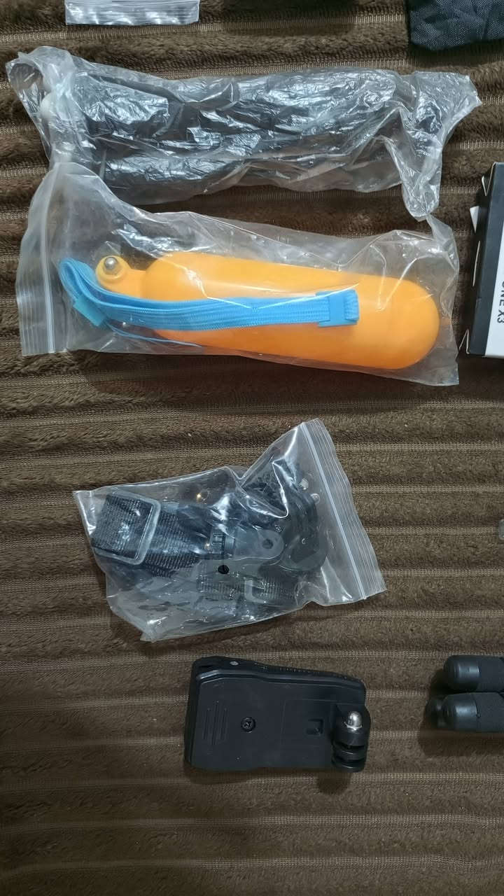 السلام عليكم كامرة insta x3 كاملة من كل نواحي درع حديد و ٣ بطاريات وعلبة شحن و رام 128GB و ادوات تثبيت بانواعها وشاد حماية للعدسات وهم وياها حماية احتياط كل نقص مابيها استعمال كلش قليل سعر 400 وبيه مجال للطيبين مكاني بغداد الشعلة رقم الهاتف *********** بي واتساب هم
