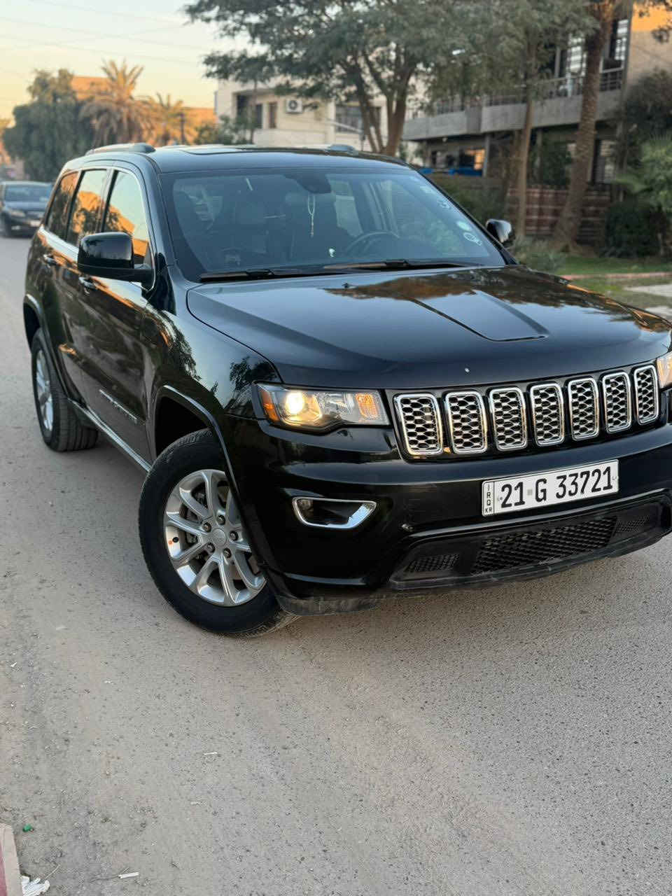 السلام عليكم
جيب لاريدو 21
فول مواصفات 1/1
حادث فقط بنيد
لو اسود 
رقم سليمانيه تحويل ثاني يوم 
السياره ع وضع الشركة 
ماشيه 100 كيلو 
سياره مال بيت 
شرط الف دينار ما تصرف عليها 
مكانها بغداد حي الجامعه 
السعر 238 وبيها مجال حك الجيه ماكو هيج سعر
***********
