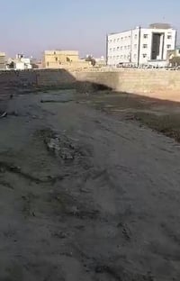 قطعه تجارية مميزة بالسفينة مقابل جامعة الإمام الصادق -ع-  الأرض تصلح ب...