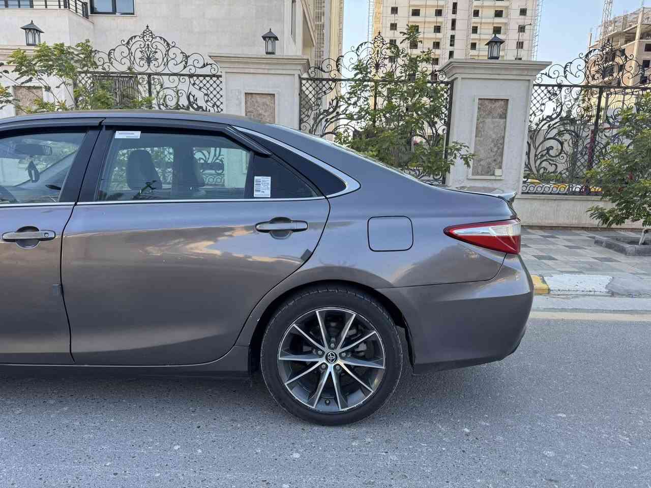 السلام عليكم 

للبيع كامري وارد امريكي موديل ٢٠١٥ 

فئة Se سيارة جاهزة ما بيها نقص نافضها حدادية امامي 
خلفي جديدة ادامة بلكات ونوزلات ومجاول ومنضومة البنزين كلة جديد مال حاوية منضومة تبريد سويتها كبل سبوع جديدة تدفئة شغالة محركها بلادي ما مفتوح شرط لا تنقيص ولا تبخير ولا صوت كيرها جديد سيارة جاهزة ما بيها مصرف باتري جديد تخم تاير جديد سيارةمواصفات شاشة و كامرة بلادية تحكمات ستيرن وشفتات مال نمر بلاد كشن كهرباء داخل جلد وقماش سيارة حلوة ترايها ونشاط خير من الله 

حادث السيارة من امريكا جاملغ وربع البنيد مصبوغ وبيها جاملغ وباب خلفي مصبوغات 

رقم بغداد تحويل مباشر بأسم المشتري مكان السيارة الانبار فلوجة السعر ١٣٥ وبيها مجال ما متواجد عالفيس 

رقمي ***********
