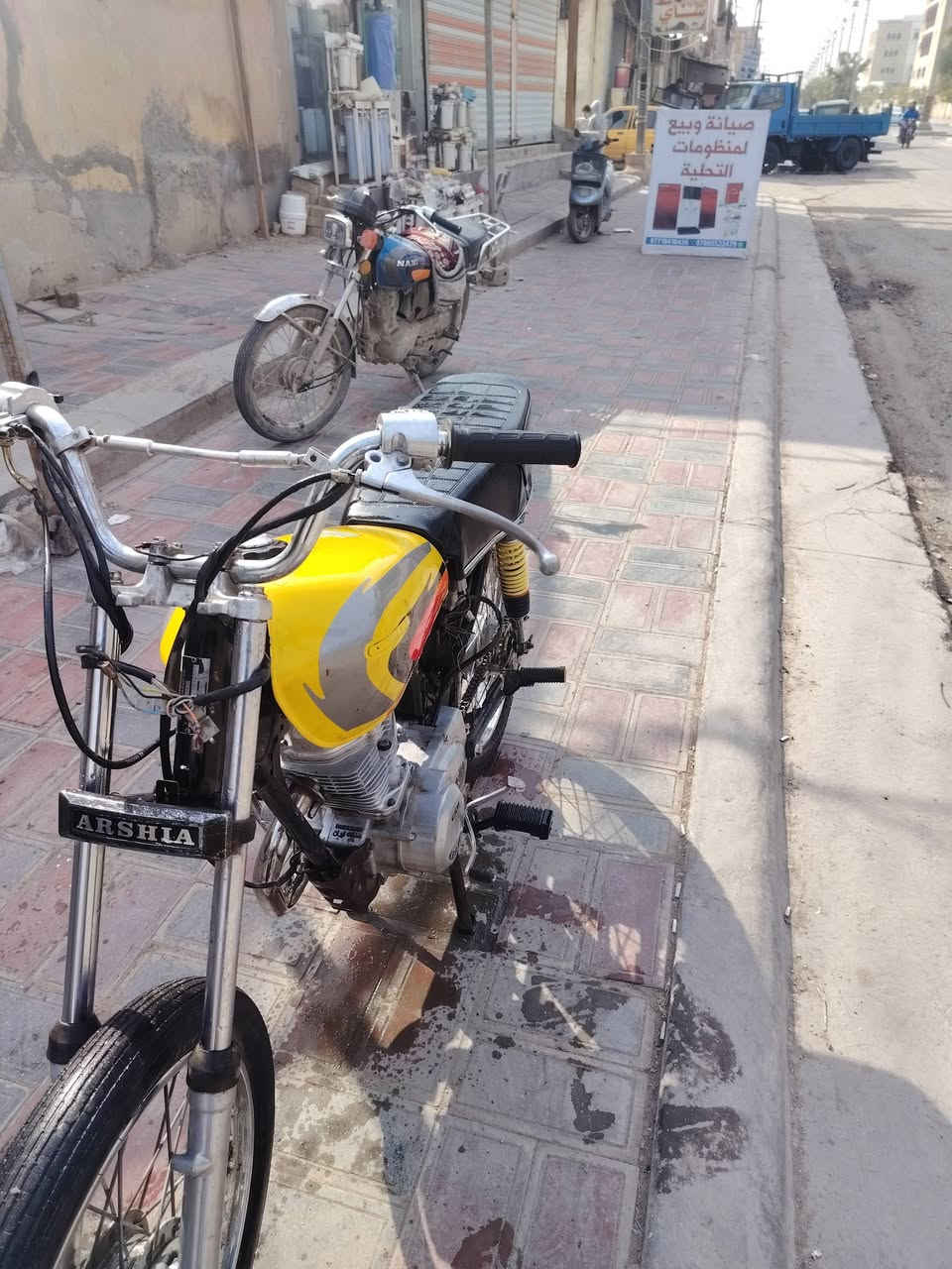 اربعه كير موديل ١٦ أوراق كامله دراجه هندر واحد فول تجفيت جديد سعر حلو ٣٥٠ وبيه مجال مكان كربلاء حي السلام ***********
