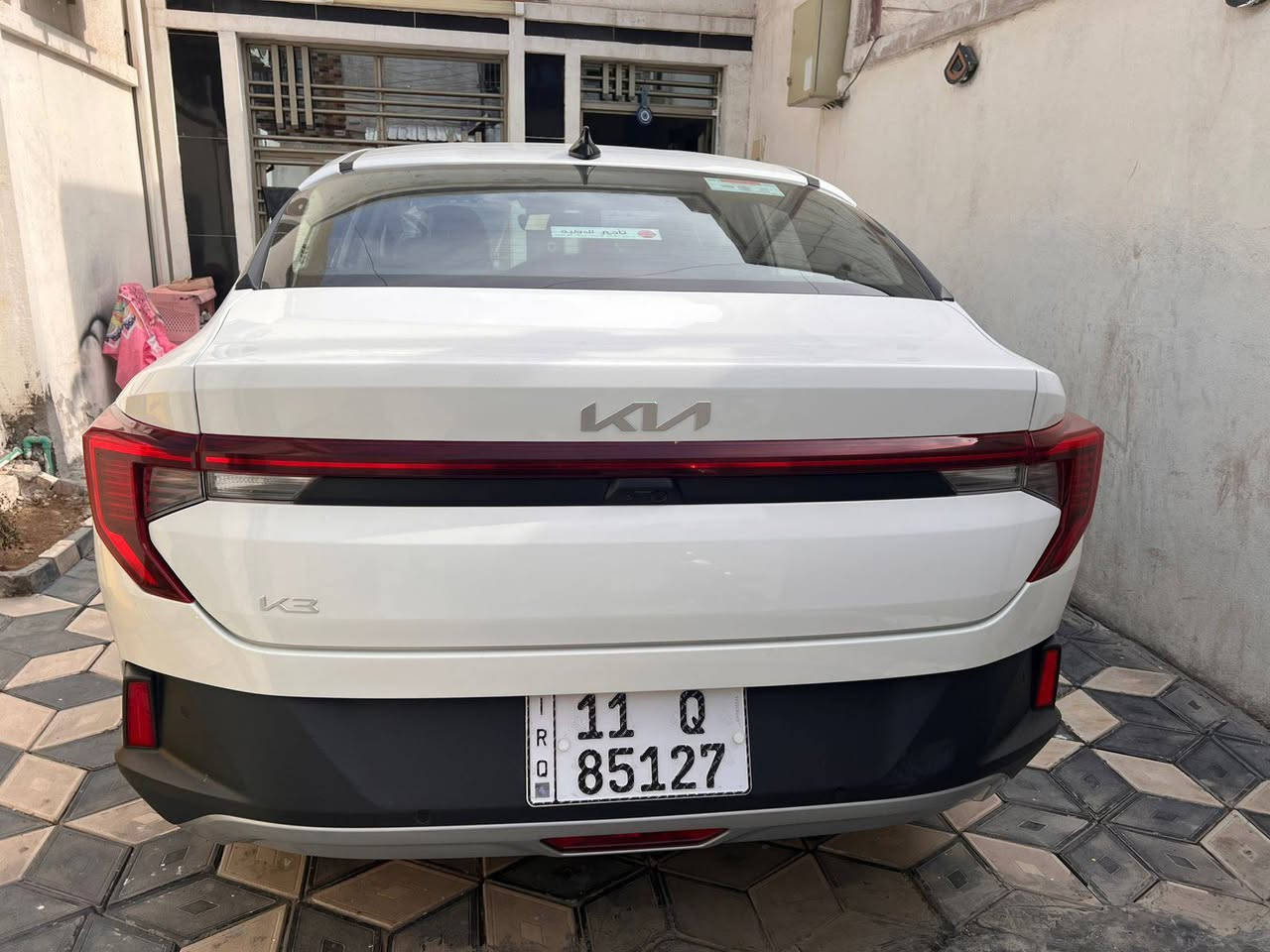 كي ثري خليجي شركه دوليه ام ضمان موديل ٢٠٢٤ مواصفات عاديه بيه صبغ باب سايق اثر طخه الباقي مكفوله من رصعه وشخط سعر ١٤٢ رقم ***********
