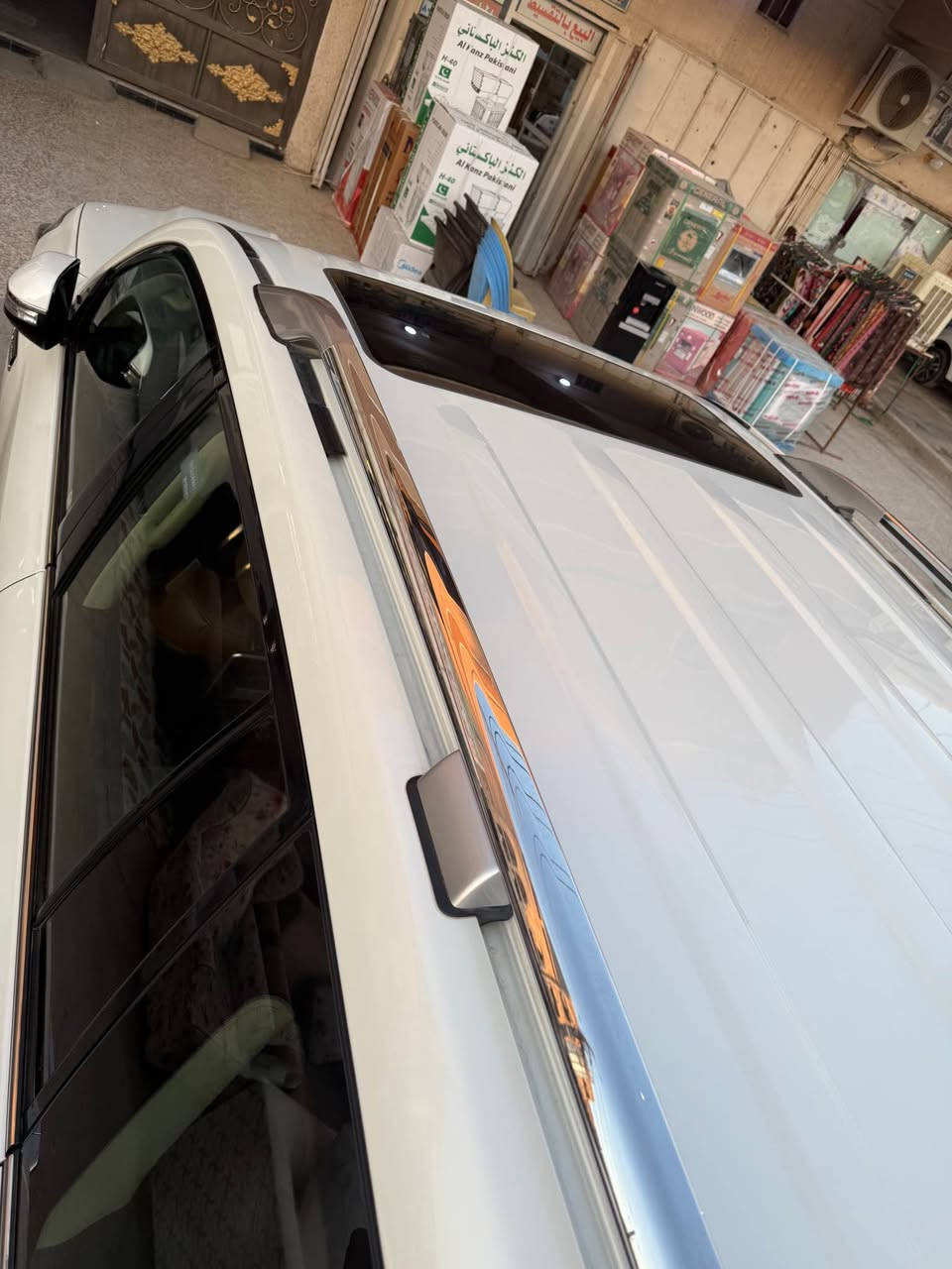 #مكلف_بالنشر

#مكلف_بالنشر
السلام عليكم للبيع تويوتا لاندكروز 2020 
رقم بغداد 
گراند تورنيك باب اول 
محرك V6 تنفس طبيعي 4000 
السيارة نظيفة جداً 
‏سيارة ماشي 118 الف حقيقي 
‏كفالة عامة من صبغ وضربة شرط كفالة العامة من كل شيء 

‏المواصفات ‫1/1
‏فتحة 3 شاشات
‏كاميرا كشنات اثنين كهرباء 
‏كرسي تحكم 3 وضعيات  
‏السيارة جديدة بوضع الشركة 
‏كشنات جلد طبيعي بيجي 
‏تشغيل عن بعد أصلي

5 بصمات جنطة كهرباء 
مري شفط+قلاب 
‏إشارة بالمري 
‏8ايرباك 
‏تحكم لايت يصعد وينزل 
زراك لايت 
‏وباقي المواصفات المعروفة
الصيانة الدورية في شركة ساز 

للاستفسار الاتصال 👇 
‏للاستفسار ***********

مكان السيارة بغداد الدورة بغداد, العراق
