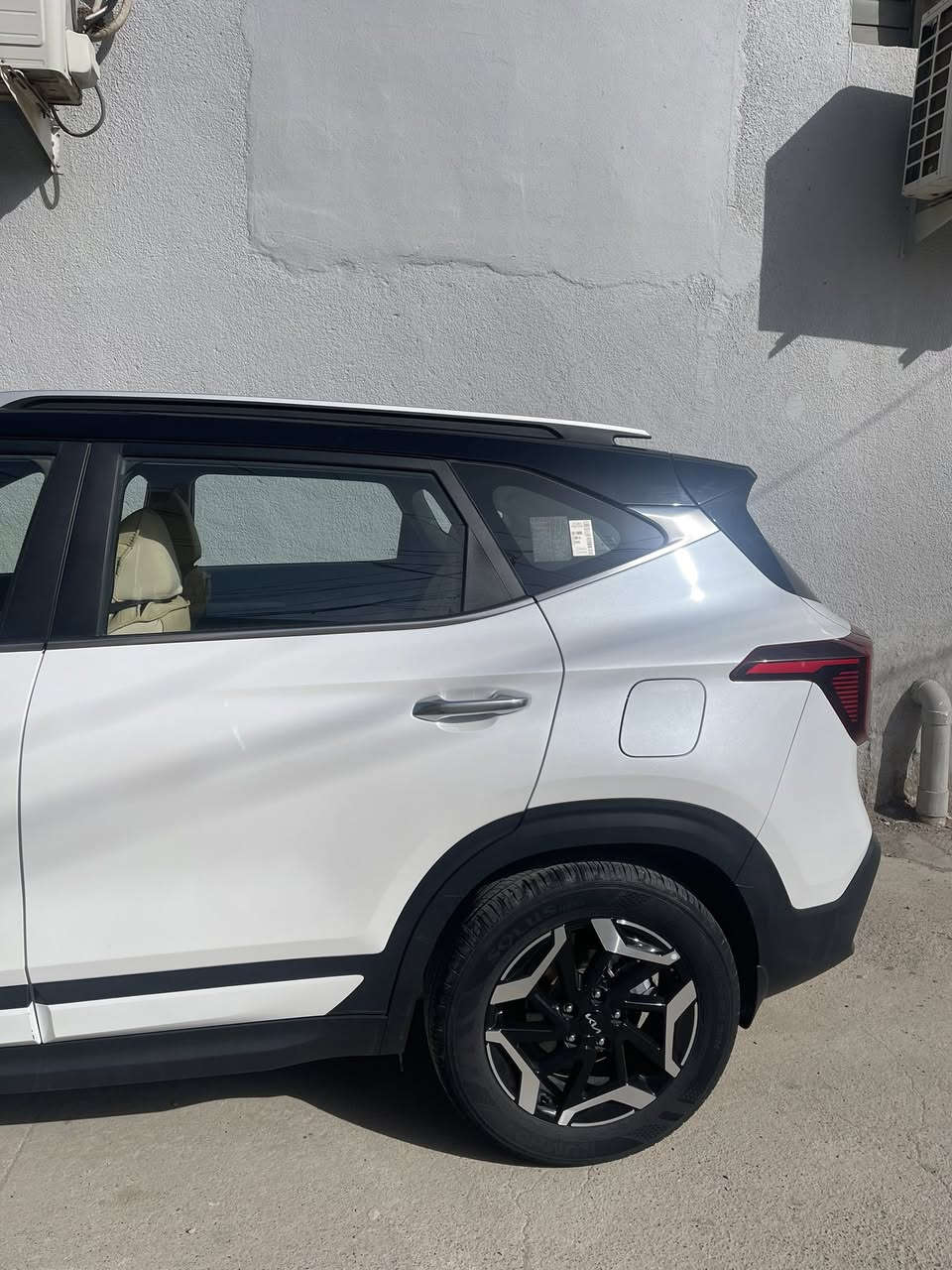 كيا سيلتوس موديل ٢٠٢٤سياره خليجيه
سونر مرفق بصور بيه بارد بحافه بنيد اثر طخه خفيفه وكسر خفيف بلماصده وبيه شبرين صبغ باب ورا صدر وبارد بجاملغات الاماميه على كد إصبع فقط وباقي مكفول سياره بعدها زيرو
رقم اربيل تحويل مباشر سنويه ل٢٩✅
سياره ماشيه 11الف كيلو متر بعدها زيرو
فول مواصفات
بصمه تشغيل 
بصمه ابواب 
اناره داخليه 
كشنات جلد
كشنات تبريد
ثلاث وضعيات قياده
بانوراما
توكلر
شاشه وكاميرا
مكان سياره ديالى بعقوبه *********** اتصال او وتساب
سعرها (١٧٠)وبيه مجال
