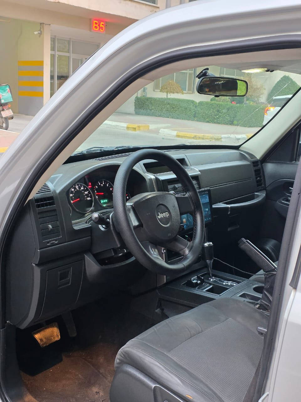 بۆفرۆشتن. 🇺🇸🩶 .للبیع

جێب لیبێرتی  ٢٠٠٩  بێ بۆیاخ 

ئۆتۆماتیک دەبڵ ئەکسل  ABS  دژەخلیسک 
تحدیدسرعە شاشەوکامێرا 

مەکینەی نەکراوەتەوە یەک پەڵەی بچوک کارتی هەیە سەنەوی تازەیە بەناوی خۆمانە 

گێڕومەکینەوتحویل وغەرامەبەشەرت 
لەسلێمانیم گەڕەکی ڕاپەڕین 

سعر /في التعليق يتم الرد فورا على المسنجر ✍🏻

نرخ/ لە کۆمێنت بنوسە یەکسەر وەڵام دەدەیتەوە 📮

*********** ☎️ 
*********** ☎️
