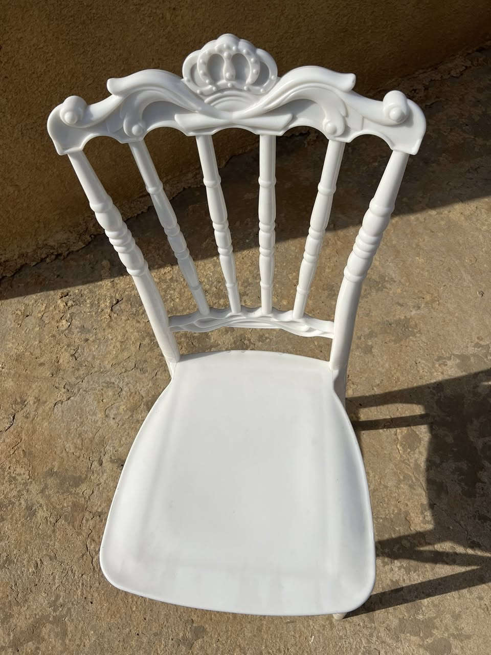 كرسي عضم عاج ثقيل 
يتوفر 25 كرسي جديد  للبيع سعر الكرسي 12 الف 
التواصل *********** موجود واتساب
