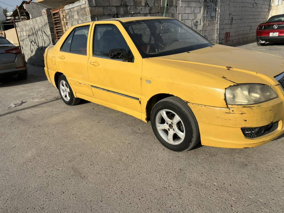 السلام عليكم  سيارة شيري كوين 2013 مكفول كير ومحرك  كشر مكفول  من اي ضرر     مكاني بغداد  التاجيات قرب المرور والسعر ٢٠بيهه مجال بصيط   الرقم ***********
