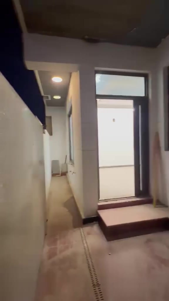 مشتمل 80م للأيجار 🏗️🔑
📍الموقع زيونة محلة 712

📌📝التفاصيل 
      بناء حديث يحتوي على اربع غرف نوم وصالة وحمامات 2 ومطبخ منفصل 
وقريب من الشارع الرئيسي العام 

كهرباء ⚡️ خصخصة  

#تفاصيل أكثر داخل الفديو 🔻

☎️☎️
لمعرفة باقي التفاصيل يرجى الاتصال
***********

#في_حال_عدم_الرد_على_الاتصال_قم_بأرسال_رسالة_نصية_عبر_الواتساب_في_حال_أستفسار_عن_عرض_أو_طلب_عرض

#نستقبل_جميع_عروضكم_البيع_والايجار

#يوجد_لدينا_عروض_مميزة_في_كافة_أنحاء_زيونة_بيع_أيجار_شراء_قطع_أراضي

#متابعة_الصفحة_للأستفادة_من_العروض_الجديدة

#مجموعةعقارات #الشرق #الأوسط أختياركم_الافضل
