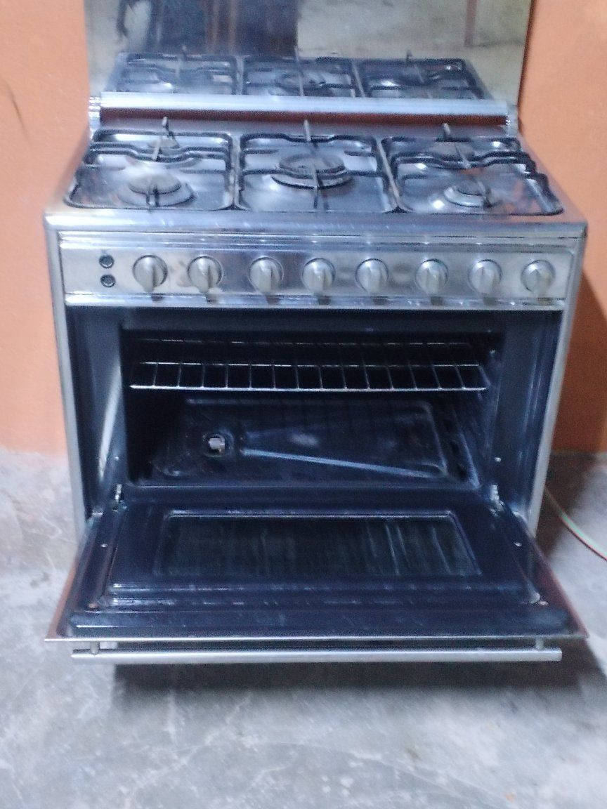 السلام عليكم طباخ ستيل خمس عيون نوع شارك شغال عالفحص مع الفرن السعر ١٨٥وبي مجال قليل للاستفسار خاص اوالاتصال على الارقام التالية ***********
*********** فلوجة قرية المختار
