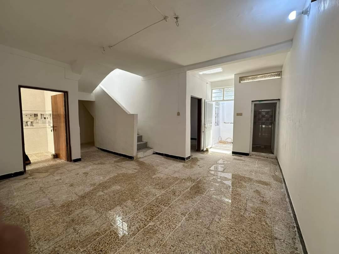 بيت 100 متر دولان 31254 الشارع مقابل مدرسة السفير السعر 75 مليون
والشراي يتصل ***********
