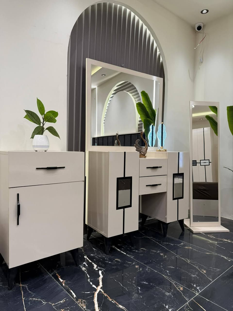 غرفه تركيه ١١ قطعه اخت الجديده بعدها بل اليلون السعر ٨٢٥ وبيهه مجال بسيط


**إذا كنت صاحب هذا الإعلان وتريد حذفه لأي سبب، رجاءا أرسل رسالة إلى الدعم الفني**