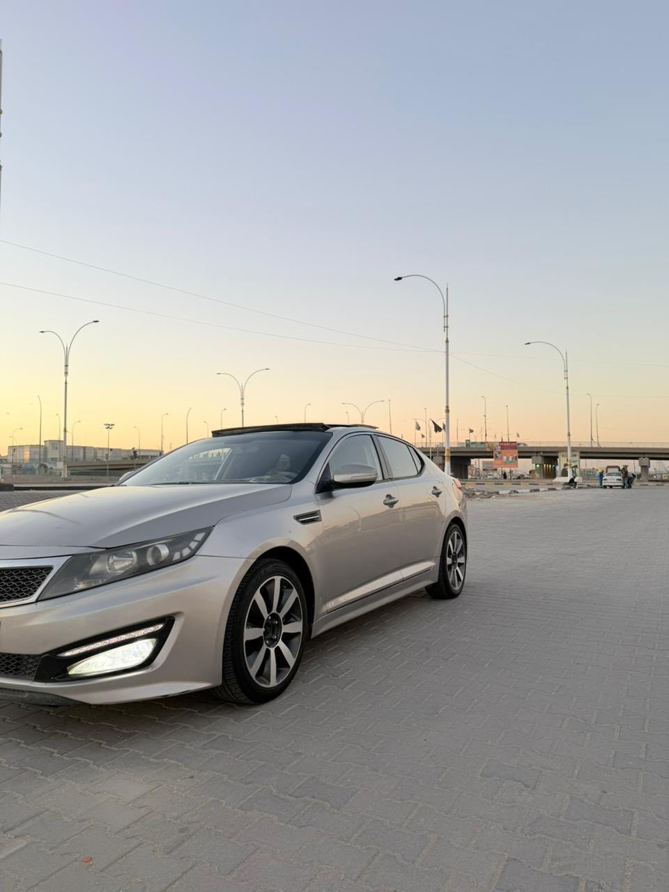 السلام عليكم
كيا اوبتيما 2013خليجي بسمي مداور ثاني يوم رقم مثنى نكليزي الجديد بيه بنيد صبغ فقط بدون تبديل 
موصفات 
1تحكم استيرن 
2بصمه تشغيل 
3بصمه ابواب 
4بنراما قطعتين 
5شاير بل مري 
6مري شفط 
7تبريد قطعتين 
8شاشه كامره خلفيه 
9الد امامي خلفي 
10حساس خلفي امامي 
11محرك 2400دوش
12ويل كب كروم  
سياره جديده  بمعنى الكلمه ماشيه 145حقيقي 
مكينه كير حداديه تبريد تخم تاير   ربع ماتصرف عليه سعر 129وبيه مجال لاستسفار ***********مكان السماوه المركز
