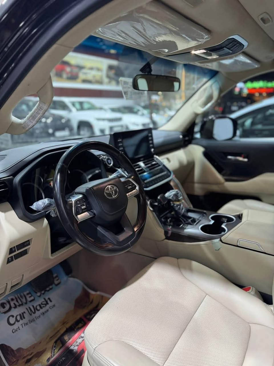 لاندكروز 2022 GXR 
ماشيه ١٠٨الف
السياره ضمان ساز 
مواصفات فول
محرك 6 سلندر 4000 تنفس طبيعي
2 مقاعد كهرباء + تبريد 
3 شاشات تطبيق
صندوك كهرباء
باقي المواصفات معروفه
مكفوله كفاله عامه ✅
مغلفه pdf بل كامل
رقم بغداد دولي 
مكان سيارة البصرة حي الزهور 
السعر ٥٨٥ $
*********** البصرة, العراق

