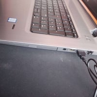 للبيع لابتوب hp حجم 17 كور اي 7الجيل 6 64بت  رام 8دي دي 4 قابل للتطوير...