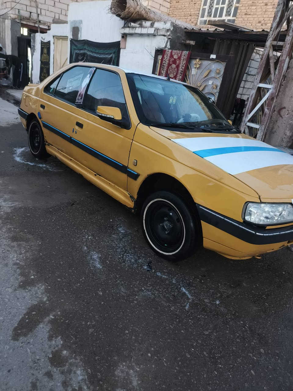 يال الله سلام عليكم
للبيع بيجو ٤٠٥مديل ١٢ مكينه وكير فرنسي مكفول شرط 

تبريد ثلج شرط 

سياره جاهزه مامتعوبه سعر ٢٦ وبيه مجال قليل *********** ولرزق عله الله
