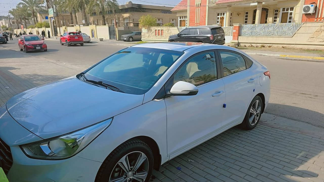 السلام عليكم
اكسنت خليجي 2019 

مواصفات : شاشه , فتحه 

بيها حالوب بالبنيد وكم نقطه بالقماره وبيها طخه بالباب الخلفيه عكس السايق 

كير ومكينه مكفولات السياره كامله بدون اي نقص 

السعر 130 ورقه مكان السياره بغداد 

***********
