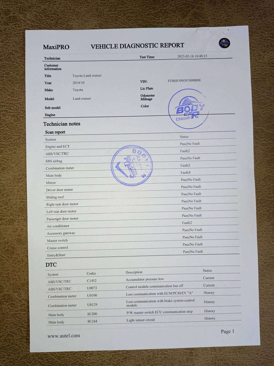 للبيع جكساره موديل 15ماشيه 109الف فطيم بدون حادث بدون صبغ فقط قليل بلدعاميه سياره جديده رقم بغداد بأسمي  سياره جانيها أكثر من 3سنوات  للاتصال *********** السعر  440،.،،$. عنواني بغداد السونار موجود ويه الصور . سياره جديده ماتصرف عليها ولا فلس ،ومواصفاته معروفة.
