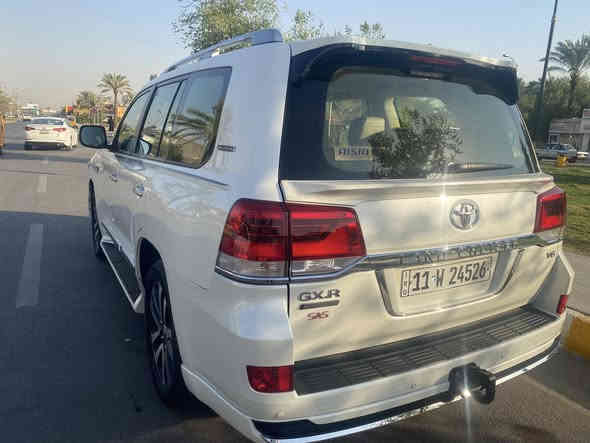 لاندكروز 2019 GXR ساز باب اول ( گراند تورنك )

ماشيه 100  الف كم 
 رقم بغداد
المحرك 4000 _6 سلندر تنفس طبيعي 

سياره كفاله عامه  عدا شبر بارد باب السايق 
ورصعه مسحوبة باب الخلفي بصف السايق 
وبارد بنفس الباب على گد رصعه 
بدون صبغ + بدون اي تبدليل ،السيارة على وضع الشركة
سياره ماشيه (100) الف كيلو حقيقي شرط الفحص
محرك + گير بشرط ما مفتوح 
السيارة كانت ادامتها بالشركة عند شركة تويوتا 
دشبول لكزز الكتروني وشاشة لكزز 
سلايت روف 
كشن السايق 3 دكم وكرسي السايق 2 
حساس خلفي و امامي وجانبي 
5 ابواب بصمات
كامرة خلفية 
 8 ايرياك 
 لايتات زينون
داخل جلد بيجي 
مري شفط وقلابه
شحن موبايل وايرلس 
صندق شفط بلادي
تخم تاير جديد برجستون ياباني مبدل قبل اسبوع 
السيارة باسمي تحويل مباشر .رقم بغداد 
بصمات عدد 2بلادية

السعر : 48,500$ 
 وبيه مجال بسيط  
مكان السيارة بغداد_ زيونة
***********
