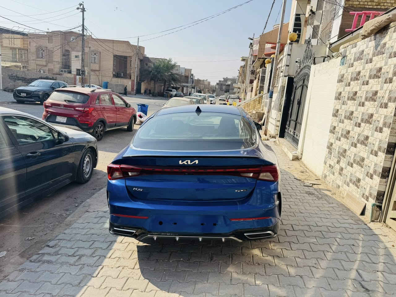 K5
وارد أمريكي gt line 
السياره مكفوله عدى دعاميه الخلفيه 
ضربته خلفيه ببدايه الغد مالت الجنطه السياره متأذي بيه فقط الدعاميه ايرباك مكفول 
بدون ايرباك 
بدون قطرة صبغ 
موديل 22 
مواصفات الجيتي لاين معروفه 
ماشيه 64k 
والسياره مكفوله من اي شي كير ومحرك وكهربائيات وحدادية 
سيارة مالت جناي بانزين محسن ودهن وكالة موتول شرط 
رقم أربيل باسمي تحويل مباشر 
مكانه بلنجف *********** السعر 193 بيه مجال
