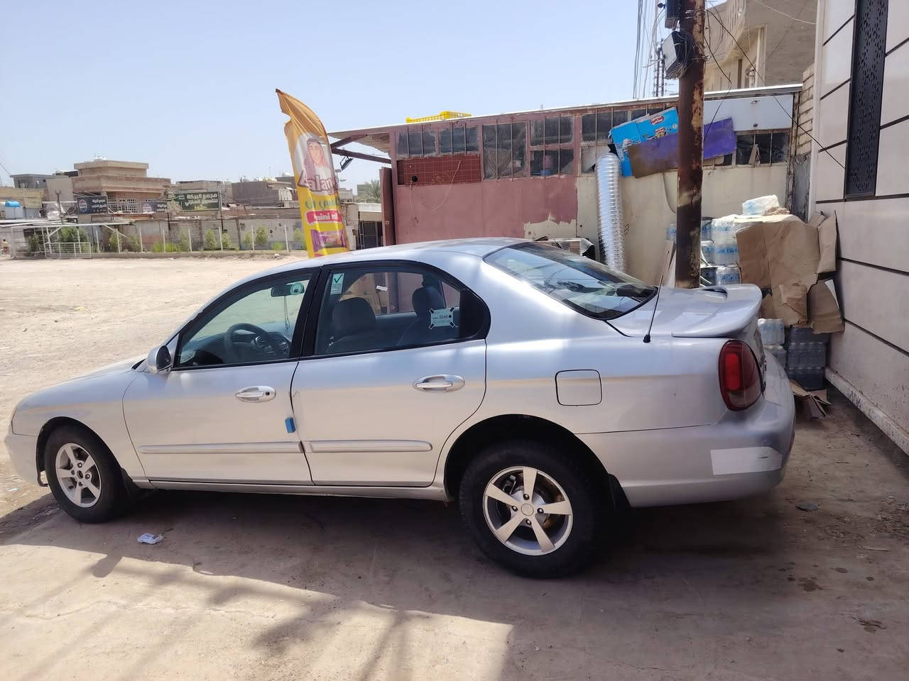 سلام عليكم سياره سوناتا موديل ٢٠٠٠ سياره خيرمن الله كير محرك تخم تاير باتري جديد كير اتوماتيك سياره خير من الله شاشة كامره سياره بسمي شرط تحويل سعر ٥٠ عنوان بغدادسريع الغزالية *********** محمد
