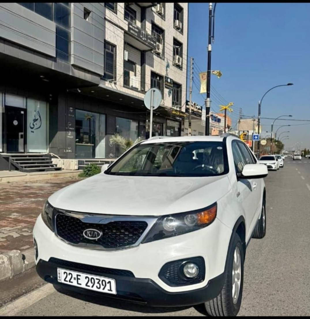 كيا سورينتو ٢٠١٢
سياره كى خاوينه بئ مه سره ف
مكينه ٢٤٠٠ دوش ٤ بستن
ده ركاى  سكن سارده كوته 
مكينه خاوينه كرايته وه بى عيبه به شرط
١بارجه صبغ بى داخيلي جاملغ سكن بيشه وه 
هه زه ى مايه سنه وى مايه تا ٢٠٢٦ مانكي ١٢
شوينى سياره له هه ولير *********** 
رقم *********** سعرى ١٣٣ وه ره قه أربيل, العراق
