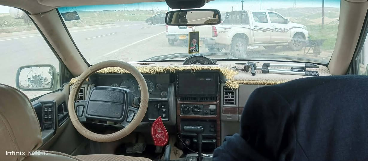 سلام عليكم جيب كراند شيروكي موديل 1994للمرواس بمارسدس او او بي ام نضيف السيارة كامله مكمله مكينه بلادي تبريد صدر جديد هاتف ***********
