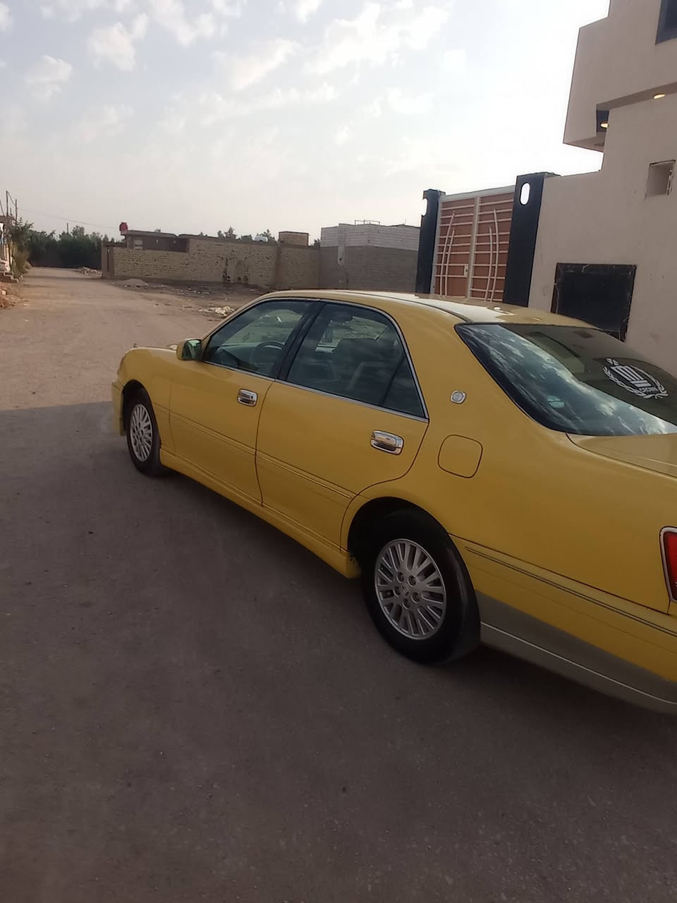 السلام عليكم ملكه للبيع اصولي 
كير ومحرك قبل شهر شادهن +دكمتين +محرك D4الجبير +دبل شاشه 
سياره خطه بغداد نجف 
معامله واصل بيه لنص بس تدفع رسومه يعني جاهزه 
55وبيه مجال حك. الجيه  بيه قماره فقط  
مكاني نجف شارع المطار القديم 
واتساب ***********
