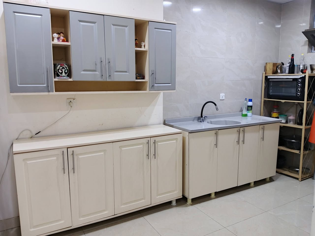 مرحبا اثاث بيت للبيع السريع طباخ كاونتر غرفتين نوم غساله  غسل عادي حجم كبير ثلاجه  ميز بلازما برده مسرح مع البراكيت كراسي بلاستيك 2دواشك عدد6ابوونفر بنكات3زوليه 3*4موكيت ايراني3*4 بردات اوف وايت عدد 3تفصال مع البوري مراسله بالخاص أو  وات ع الرقم***********
