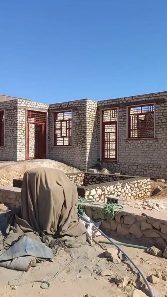 السلام عليكم
للبناء الحجر كرسته وعمل شغل درجه اولى نشاغل كل المحافظات وزن ونظافه تكحيل شريان  منازل أسيجه بحيرات ممرات كل مايخص الحجر للأستفسار اكثر ***********/ملاحضه لمتر19داخل النجف
