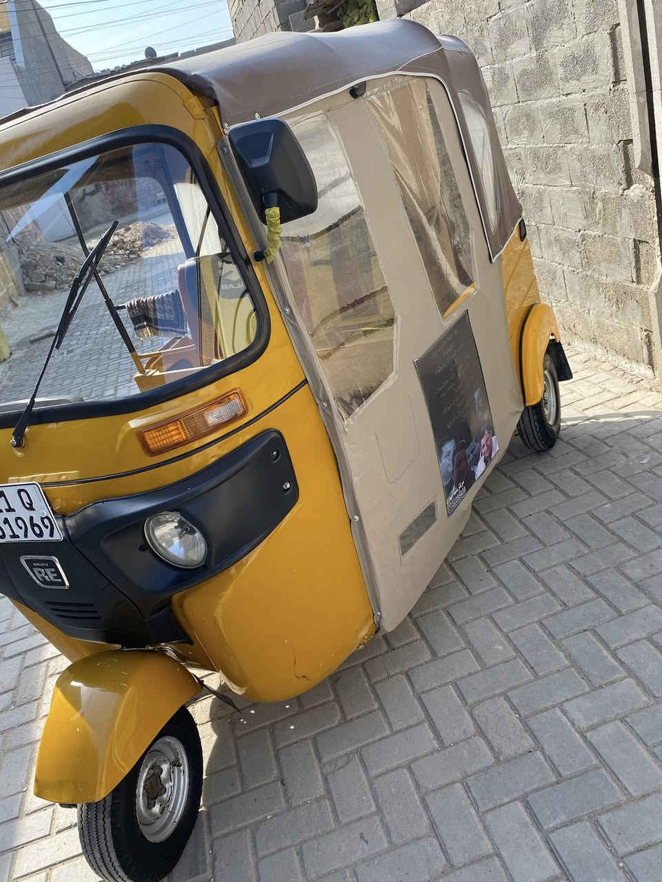 السلام عليكم تكتك للبيع موديل 2021 بيه ضربه لغد ايسر  تكتك نظيفه جاهزه گبل للشارع رقم وسنويه باسمي تحويل ثاني يوم عنوان بغداد شهدا العبيدي السعر 7500 بيها مجال 
***********
