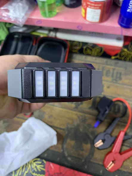 جهاز باور بنك وجطل بطاريات للسياره والدراجة ولايت جديد غير مستخدم السعر 35 الف توصيل جميع المحافظات ***********
