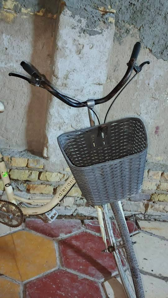 السلام عليكم بايسكل بناتي حجم 26 للبيع كامل نقص بس چامقات السعر 40 الف للأستفسار
***********
