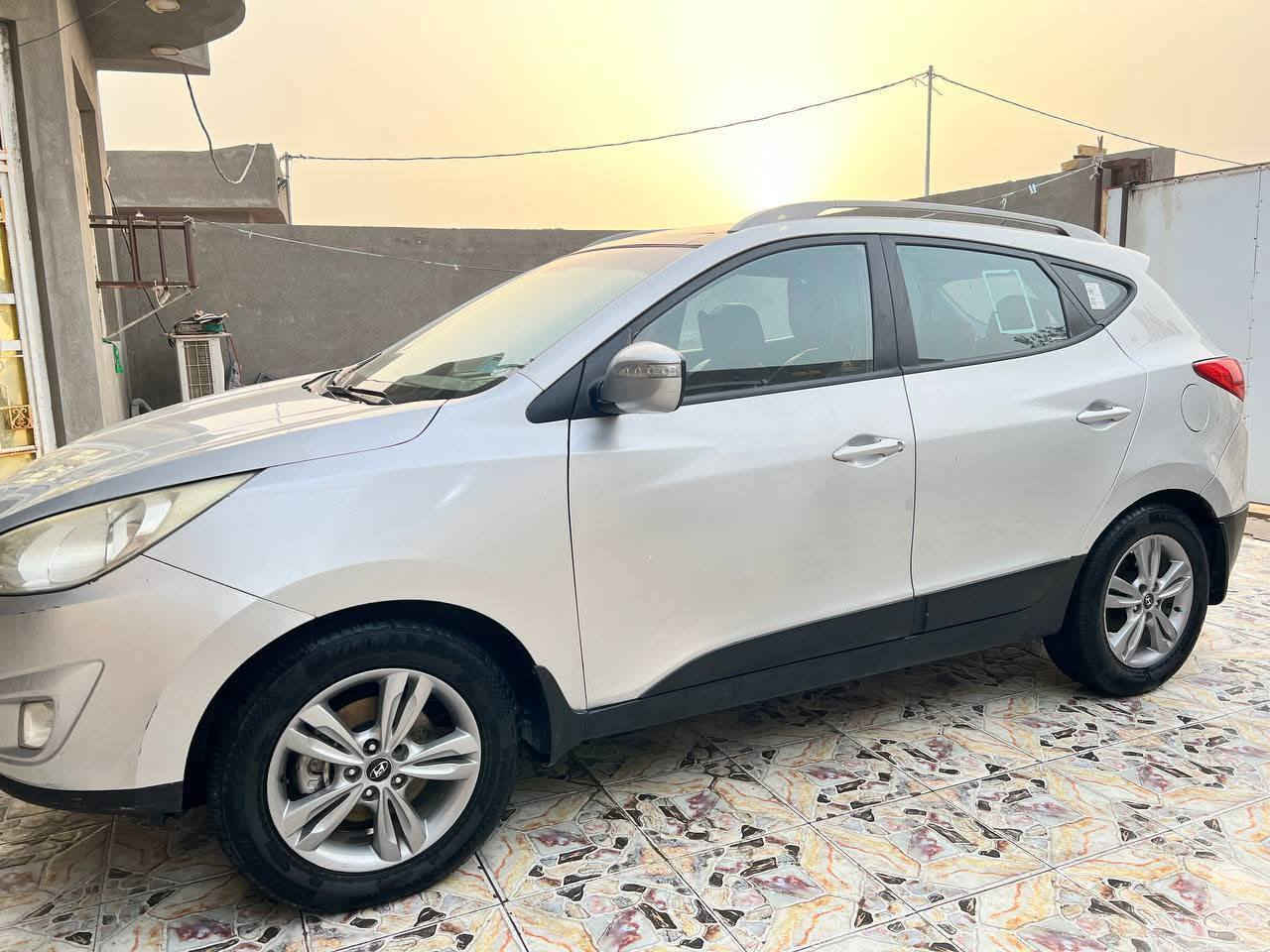 توسان موديل 2013 رقم بصره حره تحويل ثاني يوم سنويه مجدده لل 29 وارد خليجي بيه قبق صندوق و جاملغ تبديل وبيه رشات صبغ قليل من الخليج سياره جاهزه مكينه كير حداديه تخم تاير جديد مكينه 2000 دوش مامفتوحه شرط سياره فول الموصفات واحد على واحد فتحه سقف تحكم ستيرن شاره بل مرايه شاشه كبيره كامره دسك خلفي وأمامي ويل كب حساسات بنراما سياره فول مكان سياره ناصريه سعر 117 وبيه مجال رقم الهاتف *********** وانه مكلف بل نشر
