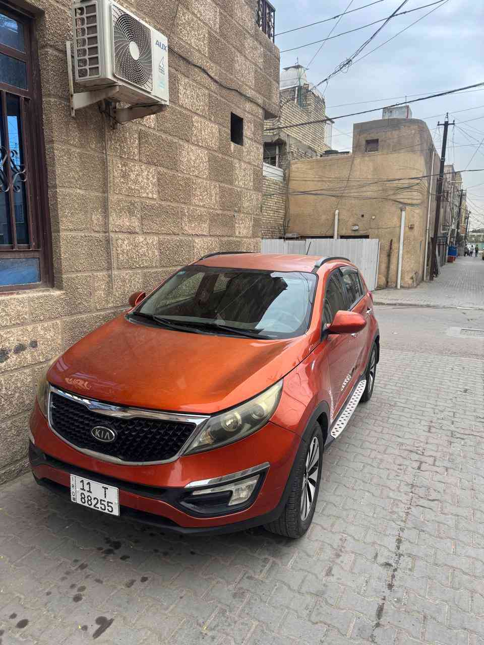 السلام عليكم 
سبورتج 2012 لون مشمشي 
بيه صبغ صفحه اثر شخوط 
وقطعتين كلير 
تحويل ثاني يوم 
مكينه دوش 
السعر 110وبيه مجال 
مكان السياره بغداد جديده شارع المسبح 
اي ستفسار ***********
