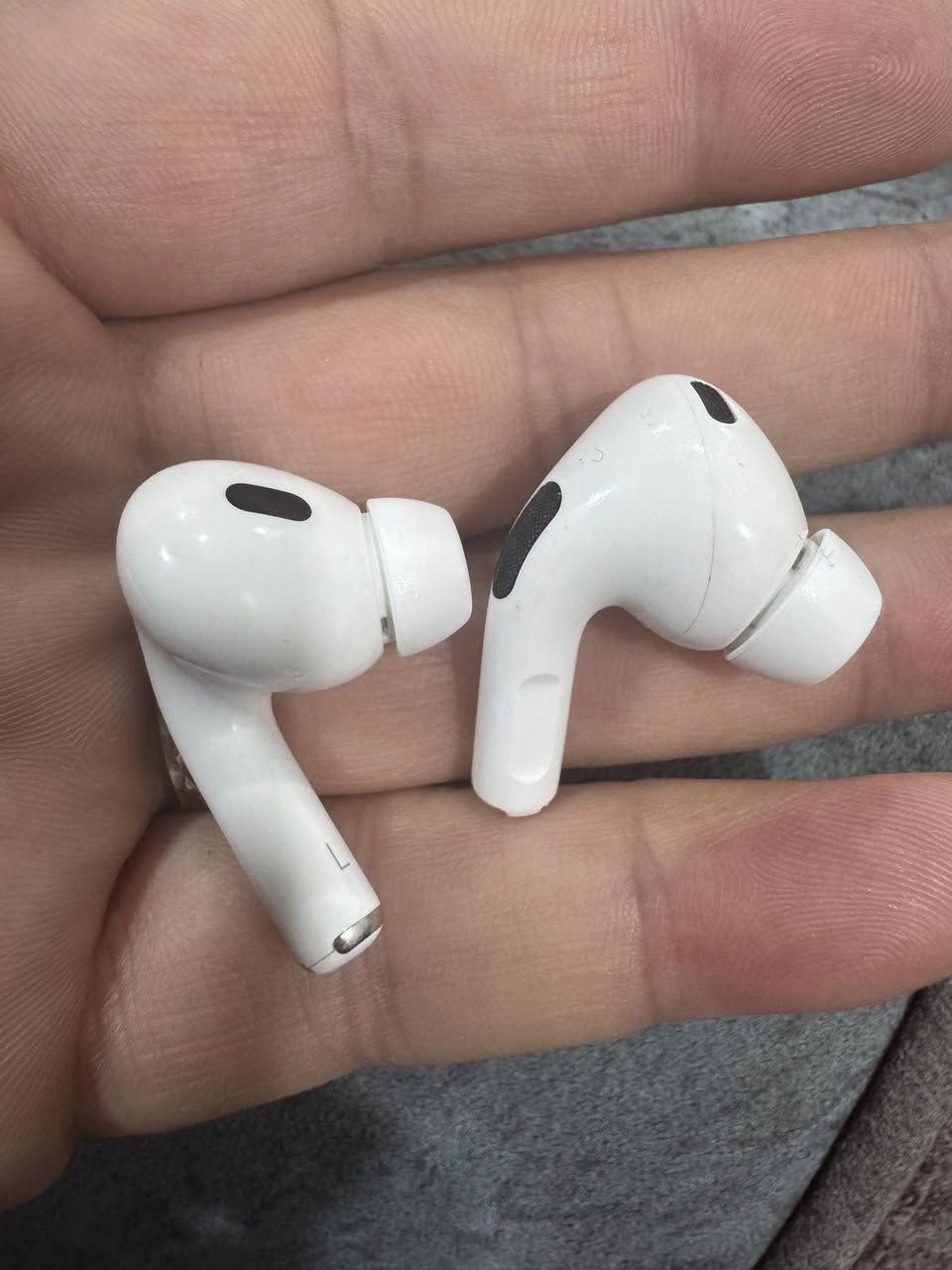 ايربود ابل برو 2 
تايب سي 
نظيفه جدا 
بدون ملحقات 
السعر 170 الف 
يوجد توصيل


**إذا كنت صاحب هذا الإعلان وتريد حذفه لأي سبب، رجاءا أرسل رسالة إلى الدعم الفني**