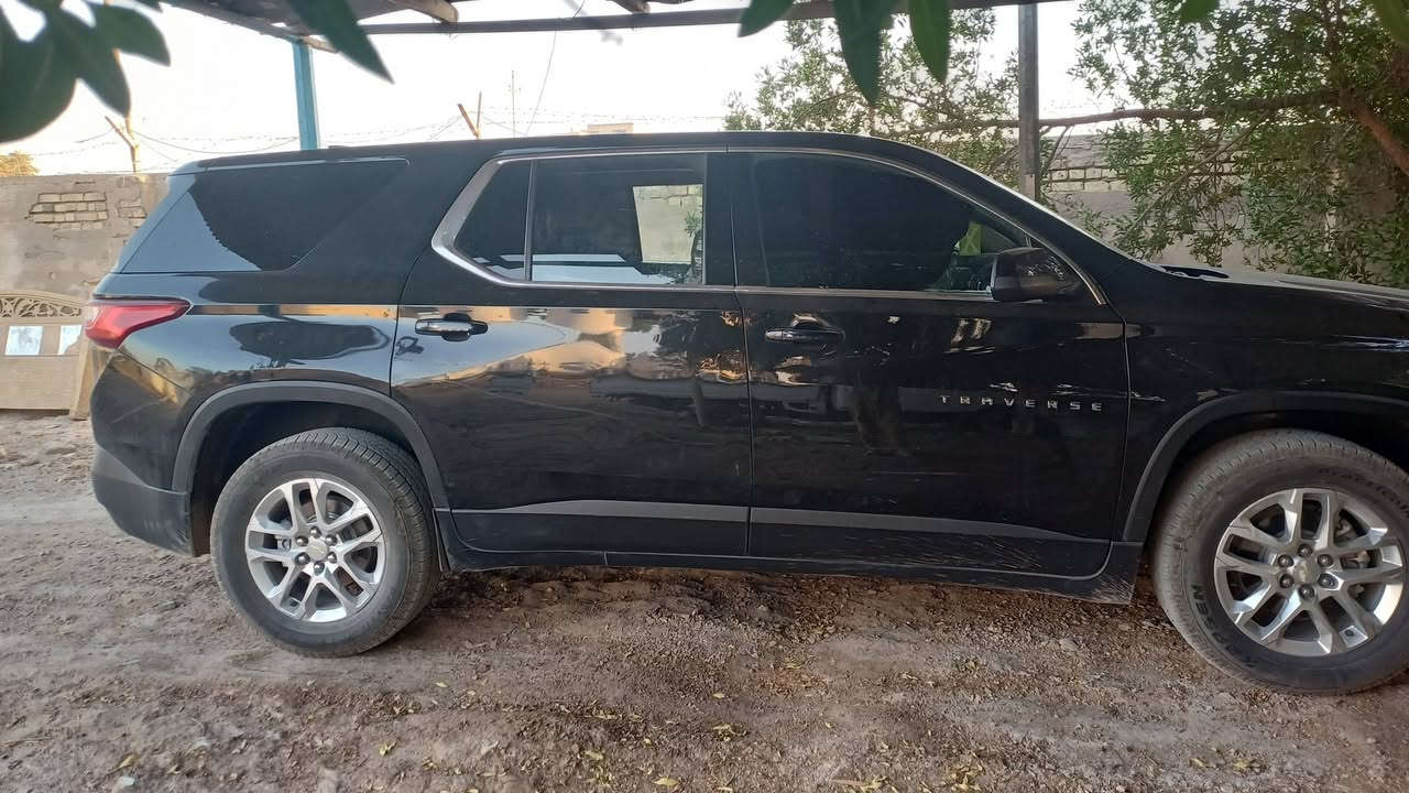 السلام عليكم اخوان عدني اترافس موديل ٢١ الحادث جاملخ وبنيد اريد مراوس تاهو موديل فوق 13 الاتصال ***********
