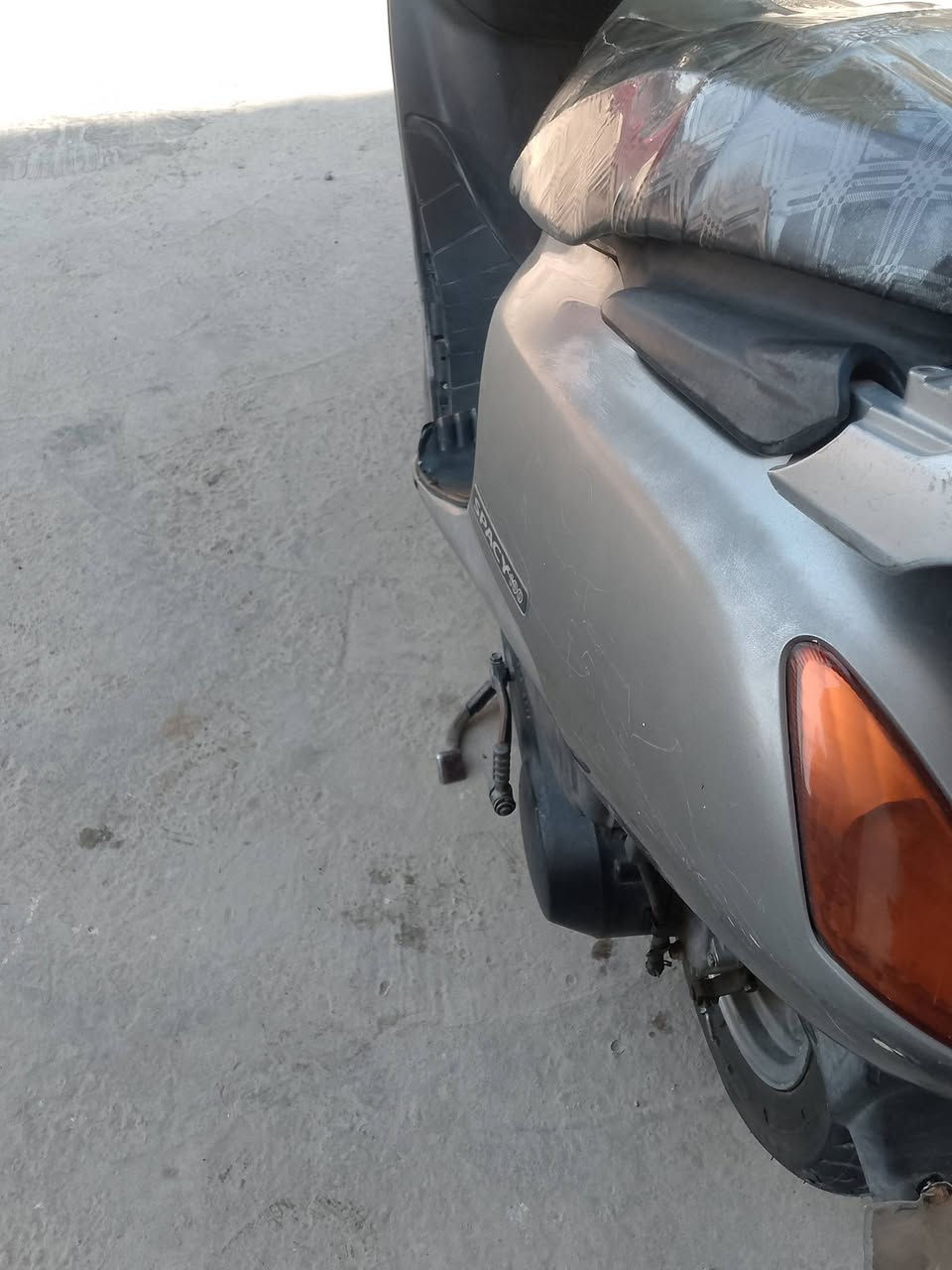 سلام عليكم درجه سبيسي ياباني بلادي كل شغال سلف هندر مكينه شالع معدال كهربيات شغال  وراق كامل مكاني بغداد سعر ٤٠٠الف ***********
