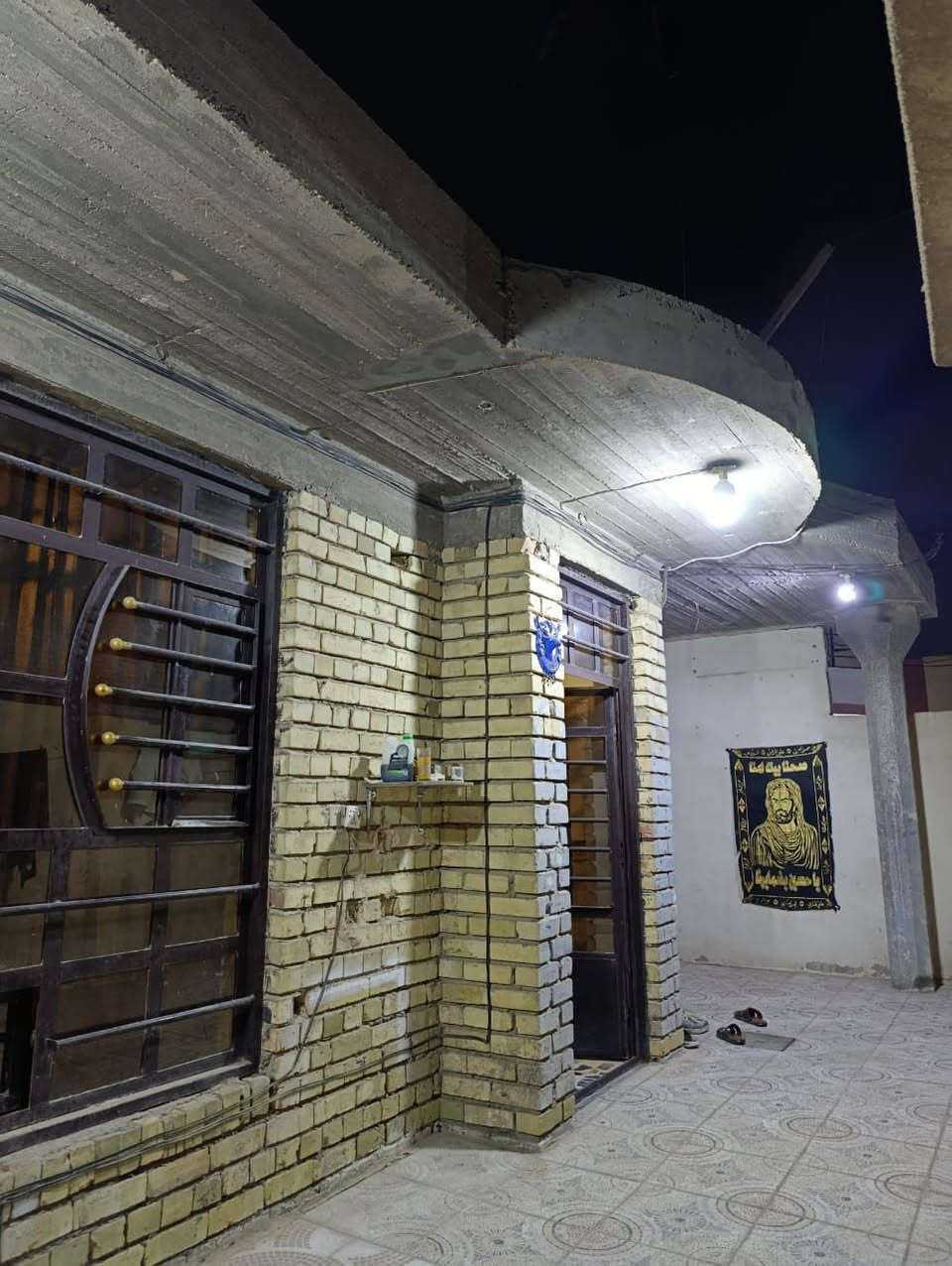 السلام عليكم
بيت للبيع ٢٠٠ متر
سند ٢٥ زراعي
يحتوي على غرفتين غرفة سويت وغرفة اعتيادية
صالة وطرمة واستقبال
حمام داخلي وخارجي
مطبخ حار وبارد
الموقع شمال بغداد التاجي ابو عضام قرب المصابيح
كافة الخدمات متوفره من ماء مجاري كهربأ
البناء طابوق
البيوت من جهة واحدة فقط يعني ماكو كبال بيتك بيوت
الفرع واسع أكثر من ٢٠ متر العرض
***********
***********
