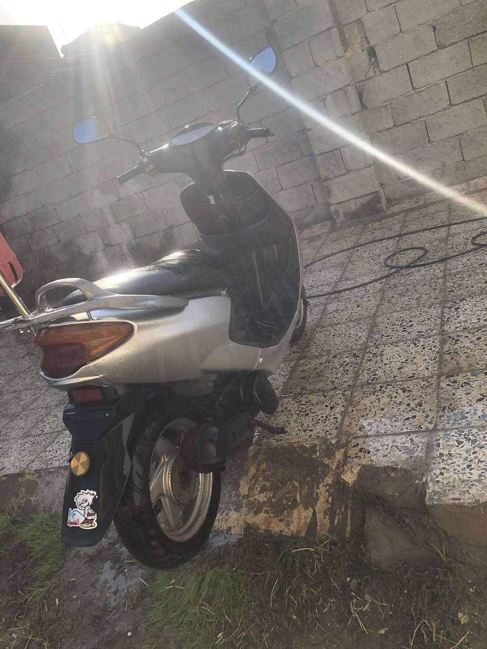 السلام عليكم دراجتين اكزز للبيع مابيهن اي نقص كله شغال السلفريه ٤٥٠والسوده ٢٠٠مكان بابل حله رقم الهاتف ***********
