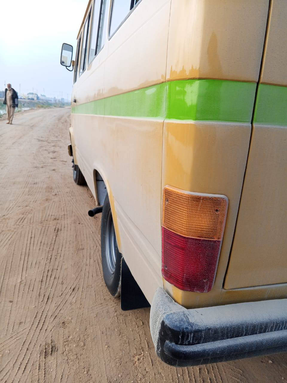 سلام عليكم سيارة مارسدس 18راكب للبيع مديل 81سيارة جاهزة  ولاستفسار عل انتصال ***********
