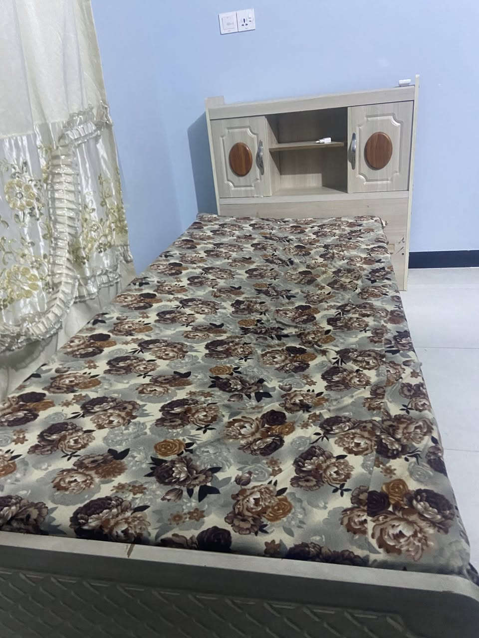 السلام عليكم
 
ميز تواليت 65 وبي مجال 

وجربايه عدد 2 الوحده 60 وبيه مجال


**إذا كنت صاحب هذا الإعلان وتريد حذفه لأي سبب، رجاءا أرسل رسالة إلى الدعم الفني**