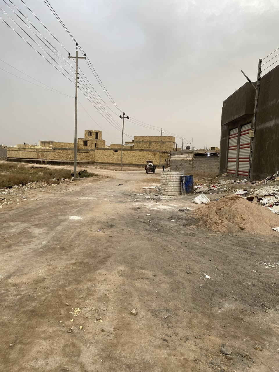 قطعه زراعي خنيطله خلف بيوت سيد مصطفى سند 25على شارع 10 م حي الرسول ثاني قطعه بصف الركن مدفونه ومحدوله وجاهزه للبناء مساحه 100م 10X10مربع خدمات كامله ماي كهرباء اناره وحركه بناء قويه 
سعر وباقي التفاصيل خاص او الأتصال ***********
